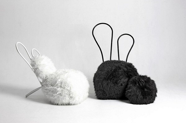 Проект меховых пуфиков Rabbit Chair дизайнер сделал для свой дипломной работы в школе дизайна и искусств  Kaywon