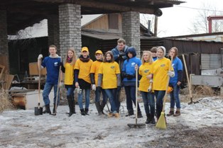 Челябинские волонтеры помогают строить первый на Урале приют для диких животных